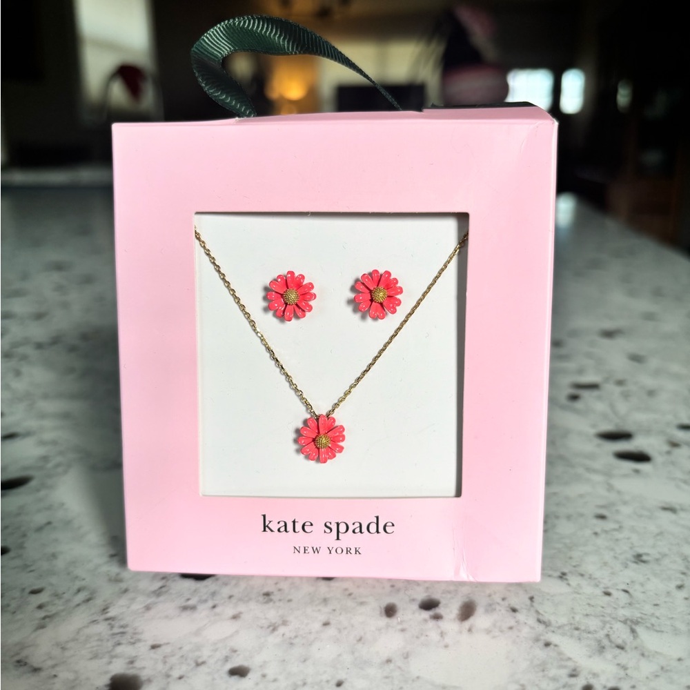 NWT Kate Spade Into the Bloom Coral Set
